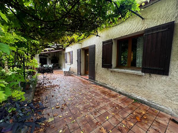 A VENDRE Entraigues Sur La Sorgue Maison 104 m²