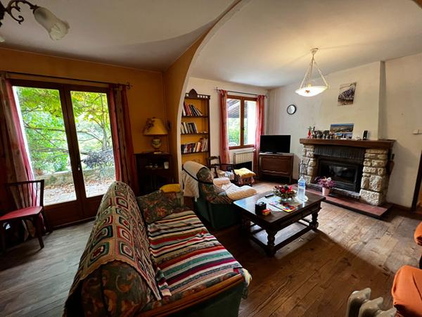 A VENDRE Entraigues Sur La Sorgue Maison 104 m²