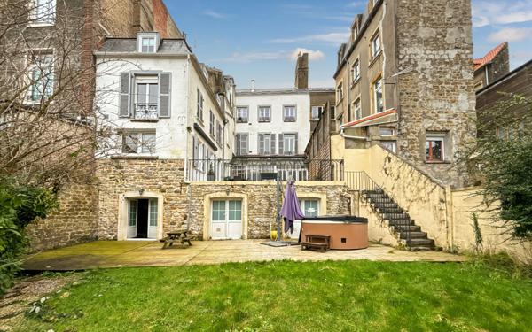 Maison à vendre    9 pièces • 365 m2 Boulogne-sur-Mer