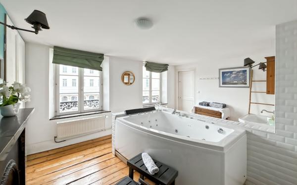 Maison à vendre    9 pièces • 365 m2 Boulogne-sur-Mer