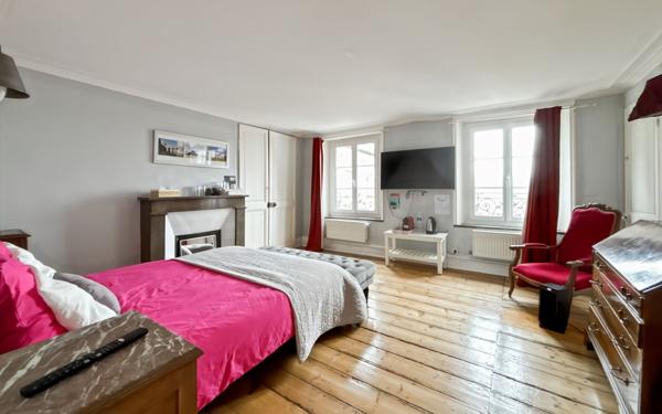 Maison à vendre    9 pièces • 365 m2 Boulogne-sur-Mer