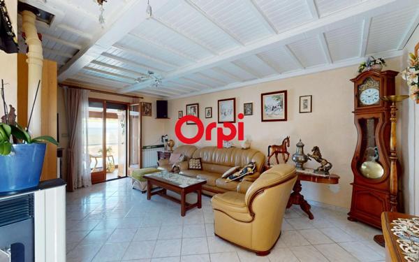 Maison à vendre    4 pièces • 82 m2 Décines-Charpieu