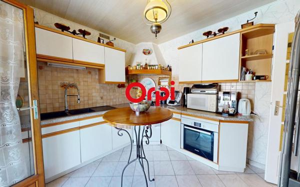 Maison à vendre    4 pièces • 82 m2 Décines-Charpieu