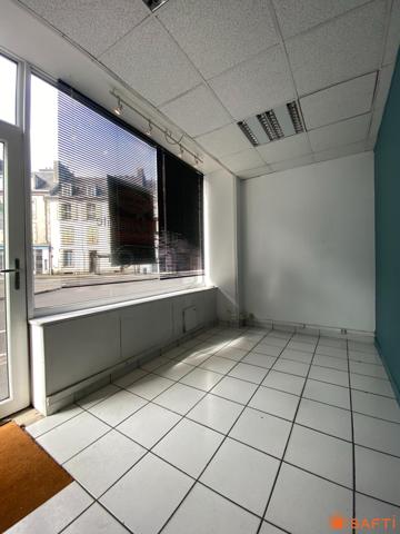 Local commercial en pied d'immeuble.