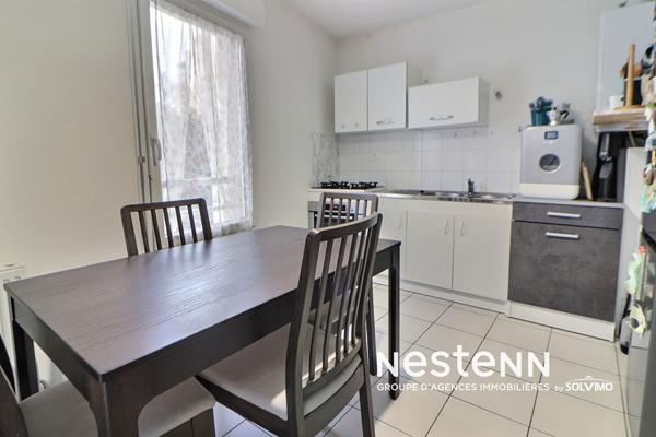 Appartement rez-de-jardin Saint Priest Centre Ville 3 pièces 57 m2, terrasse, jardin 28.40m2, garage fermé en sous-sol