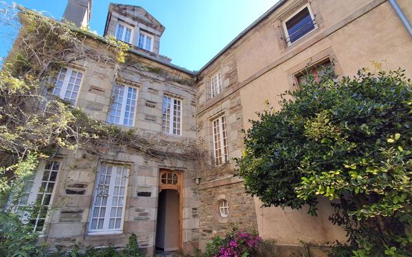 Maison à vendre    8 pièces •  Lannion