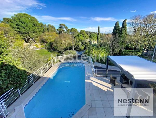 A vendre maison 6 pièces de 170 m² avec plus de 50 m² de dépendance et piscine sur terrain arboré d'environ 980 m² à Montpellier secteur Aiguelongue