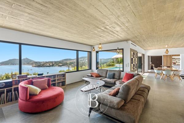 Saint-Raphaël, Villa 5 Chambres -  300 m² à vendre