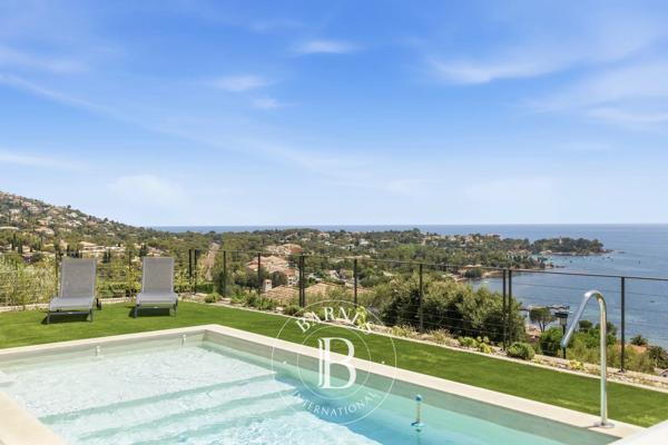 Saint-Raphaël, Villa 5 Chambres -  300 m² à vendre