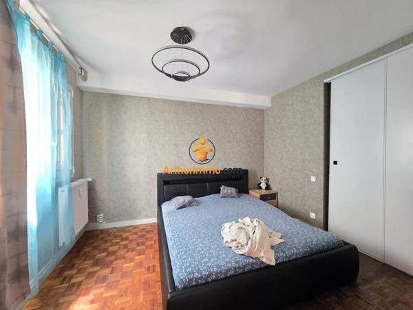 Vente                                                      Appartement
                        
                     3 pièces                      74 m2                     à Tarbes
