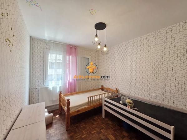 Vente                                                      Appartement
                        
                     3 pièces                      74 m2                     à Tarbes