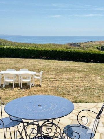 A vendre maison néo-bretonne avec VUE MER à CLOHARS CARNOET (29)
Située dans un cadre idylliqu...