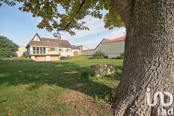 House for sale 8 rooms 215 m² Jâlons