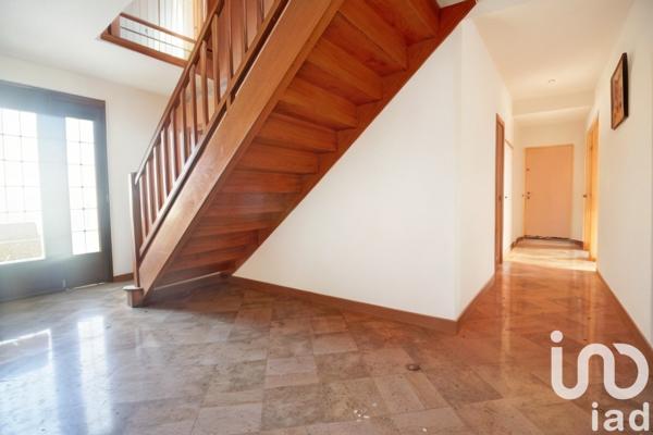 House for sale 8 rooms 215 m² Jâlons