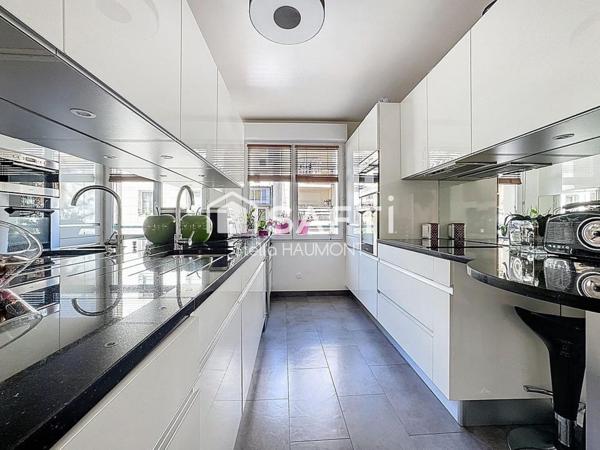 4P avec 3 chambres, un balcon et une place de parking en sous-sol
