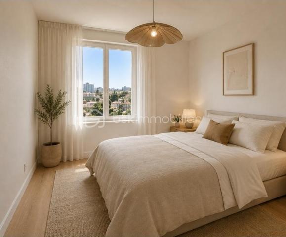 Situé dans le secteur recherché du Petit Juas à Cannes, à moins de 20 minutes à pied du Palais des Festivals, découvrez ce bel appartement 2 pièces de 47 m², entièrement rénové il y a seulement un an.
En étage élevé, cet appartement traversant bénéficie d’une belle luminosité tout au long de la journée.
Dès l’entrée, un hall dessert un agréable séjour ouvrant sur une terrasse ensoleillée offrant un aperçu mer. L’appartement dispose également d’une cuisine entièrement équipée, d’une chambre ainsi que d’une salle d’eau avec WC.
Rénové avec soin, il offre un intérieur moderne et prêt à vivre, idéal aussi bien pour une résidence principale ou secondaire que pour un investissement à Cannes.
Un stationnement collectif est disponible au sein de la résidence.