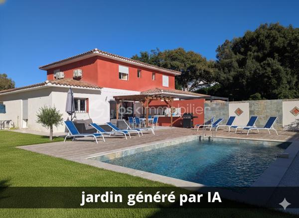 BAISSE DE PRIX

Maison mitoyenne  construite en 2021 dans laquelle chaque espace est fait pour vous garantir une vie privée totale. Parfait état.

Sur 2 niveaux, cette maison de 111 m² environ, très lumineuse, exposée sud, et au calme, est composée de plain-pied, d'un grand salon, d'un toilette invité, d'une cuisine et salle à manger ouvrant sur une terrasse et sa pergola ainsi que d'une suite parentale avec salle de bain, toilette et dressing.

Au 1er étage, vous trouverez également 2 chambres et pour chacune d'entre elles leurs salles de douche et toilettes respectives.

L'extérieur, sur un terrain totalement plat de 700 m² environ, est, quant à lui, doté d'une très belle terrasse et d'une piscine en pierre balinaise de 7X4.

Le bien est entièrement climatisé, bâti avec les dernières normes et construit sur vide sanitaire.

Les finitions sont de haute qualité, offrant une maison clé en main, sans travaux à prévoir.