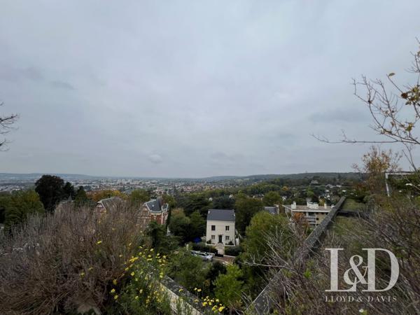 Duplex avec vue panoramique dans résidence de standing