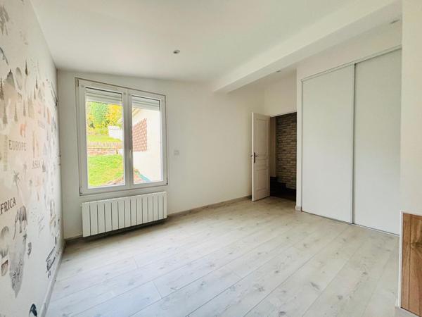 Clairoix, Maison rénovée – 3 chambres – Jardin