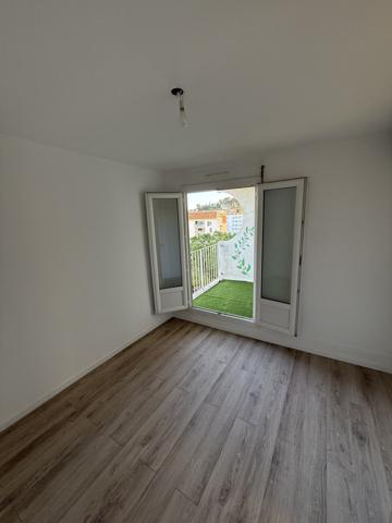 Draguignan (83300) Appartement T4 totalement rénové avec terrasse – Résidence Les Tamaris, Draguignan