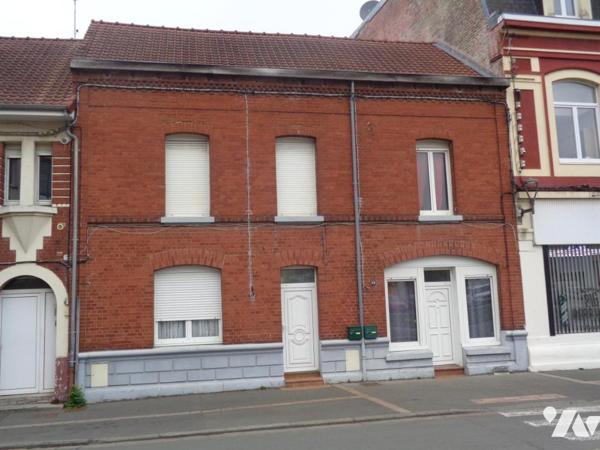 AUCHEL, Ensemble immobilier composé de deux maisons louées