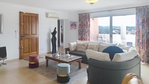 Maison clé en main de 130 m² sur terrain de 1 400 m² – Vue panoramique exceptionnelle