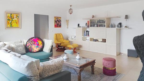 Maison clé en main de 130 m² sur terrain de 1 400 m² – Vue panoramique exceptionnelle