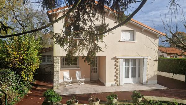 Maison - 8 pièces - 146 m²