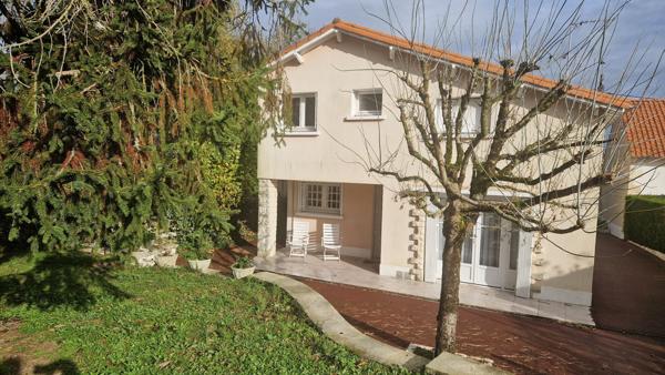 Maison - 8 pièces - 146 m²