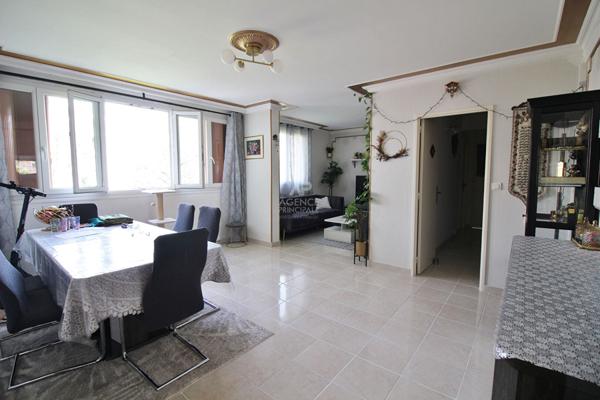 Appartement familial - Centre-ville - proche écoles ! €229 000 ** - Référence 26-3881