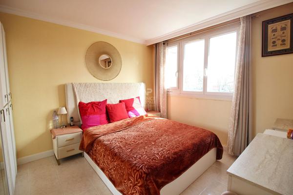 Appartement familial - Centre-ville - proche écoles ! €229 000 ** - Référence 26-3881