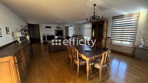 Maison 7 pièces - 255 m² Exclusivité efficity