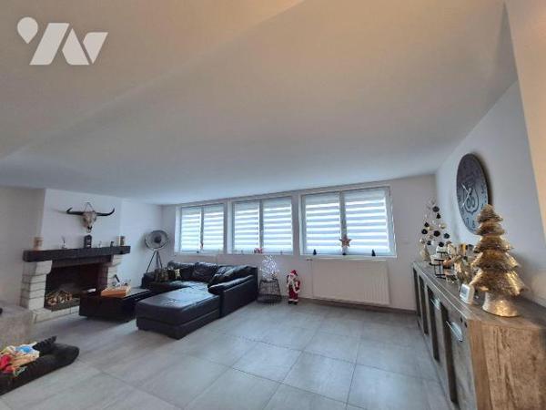 Maison de ville mitoyenne - Bel étage - Aucun travaux à prévoir

Située dans un environnement...