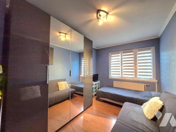 Maison de ville mitoyenne - Bel étage - Aucun travaux à prévoir

Située dans un environnement...