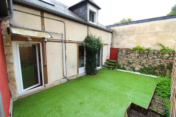 Nevers (58000) Maison de ville avec cour intérieure – Nevers centre-ville