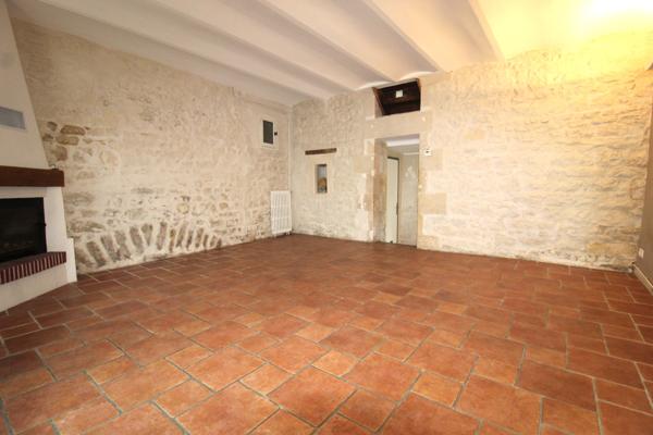 Nevers (58000) Maison de ville avec cour intérieure – Nevers centre-ville