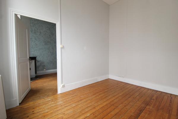 Nevers (58000) Maison de ville avec cour intérieure – Nevers centre-ville