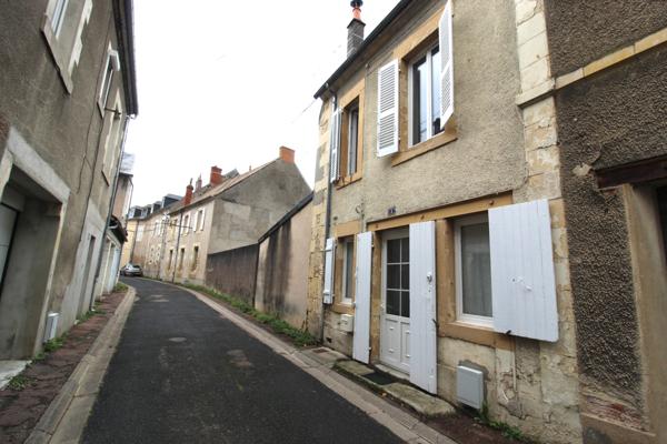 Nevers (58000) Maison de ville avec cour intérieure – Nevers centre-ville