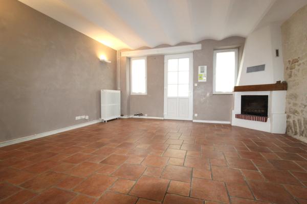 Nevers (58000) Maison de ville avec cour intérieure – Nevers centre-ville