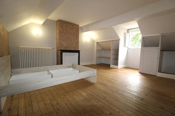 Nevers (58000) Maison de ville avec cour intérieure – Nevers centre-ville