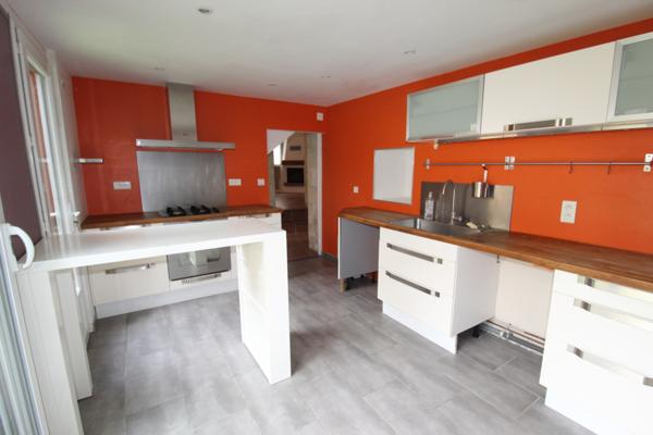 Nevers (58000) Maison de ville avec cour intérieure – Nevers centre-ville