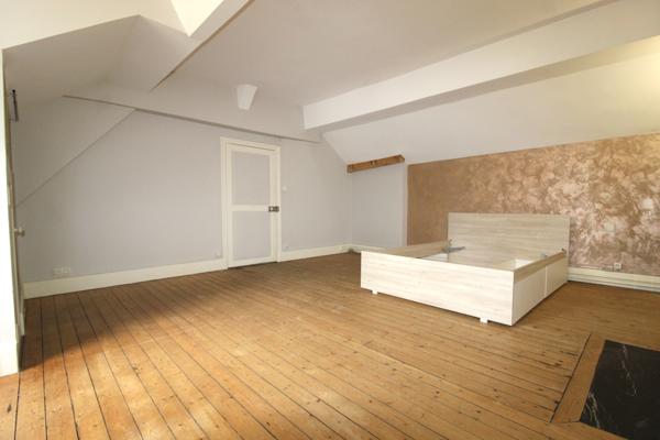 Nevers (58000) Maison de ville avec cour intérieure – Nevers centre-ville