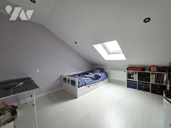 SOISSONS : MAISON DE VILLE A DECOUVRIR RAPIDEMENT

Cette maison en pierre construite en 1922,...