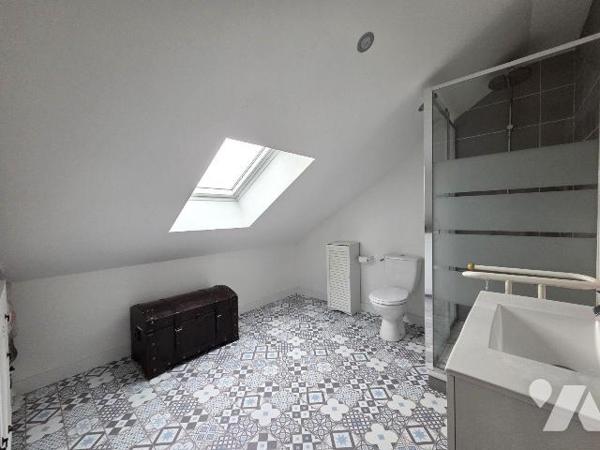 SOISSONS : MAISON DE VILLE A DECOUVRIR RAPIDEMENT

Cette maison en pierre construite en 1922,...