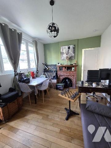 SOISSONS : MAISON DE VILLE A DECOUVRIR RAPIDEMENT

Cette maison en pierre construite en 1922,...