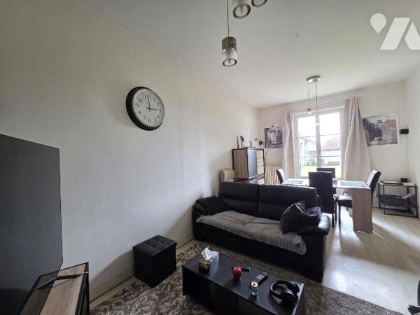 VAILLY SUR AISNE : MAISON EN PIERRE AVEC BEAU JARDIN

Sur la commune de Vailly-sur-Aisne, à p...