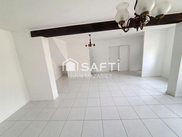 Maison de ville avec cour – 3 chambres –