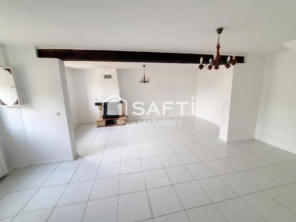 Maison de ville avec cour – 3 chambres –