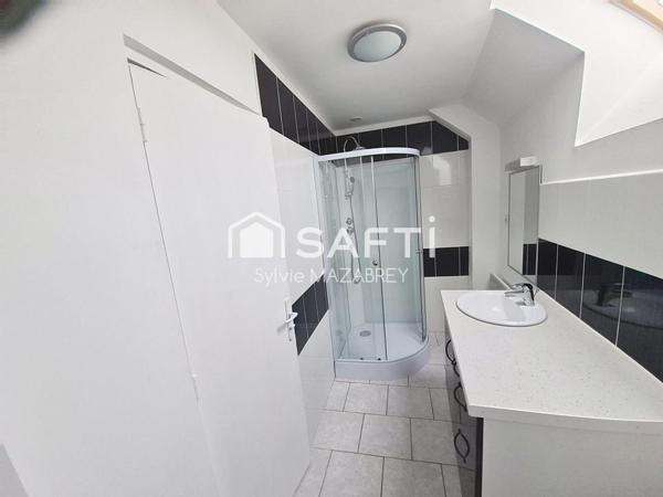 Maison de ville avec cour – 3 chambres –