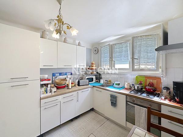 Maison Vert Saint Denis 5 pièce(s) 87 m2, 3 chambres, sous-sol, garage